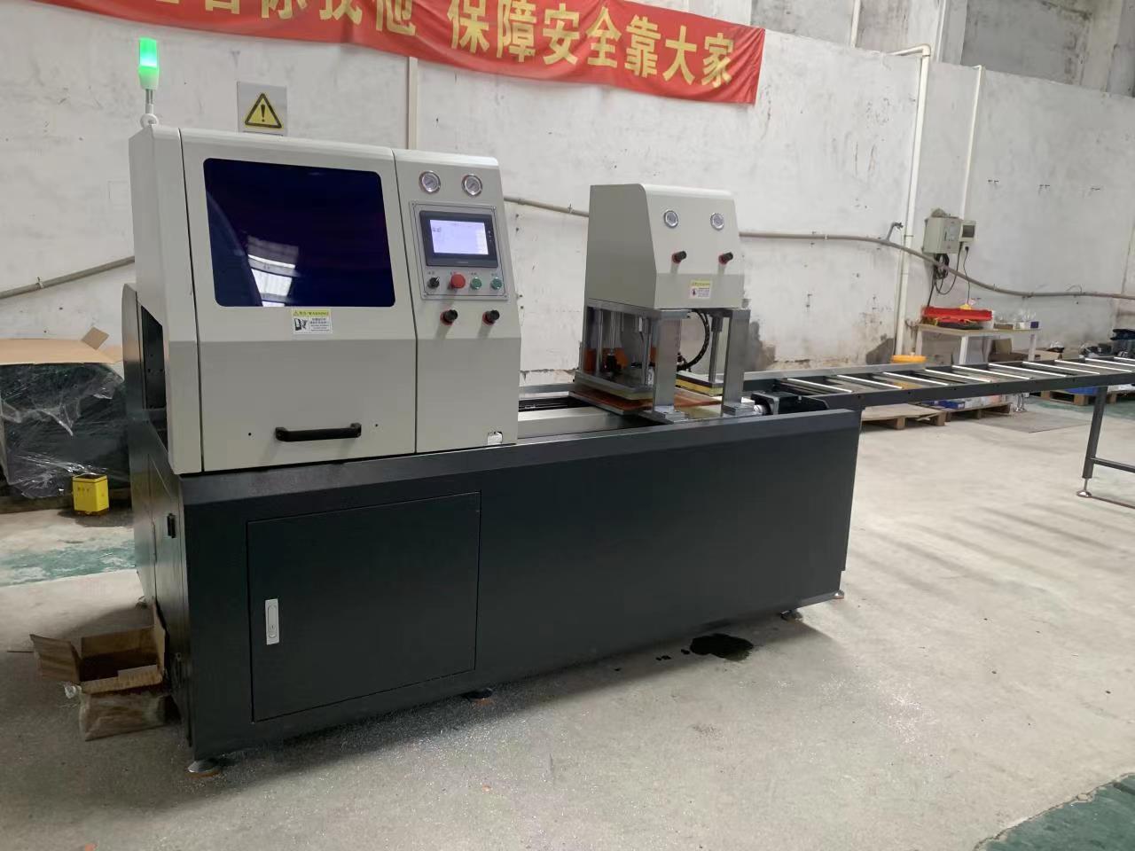 鋁材切割機